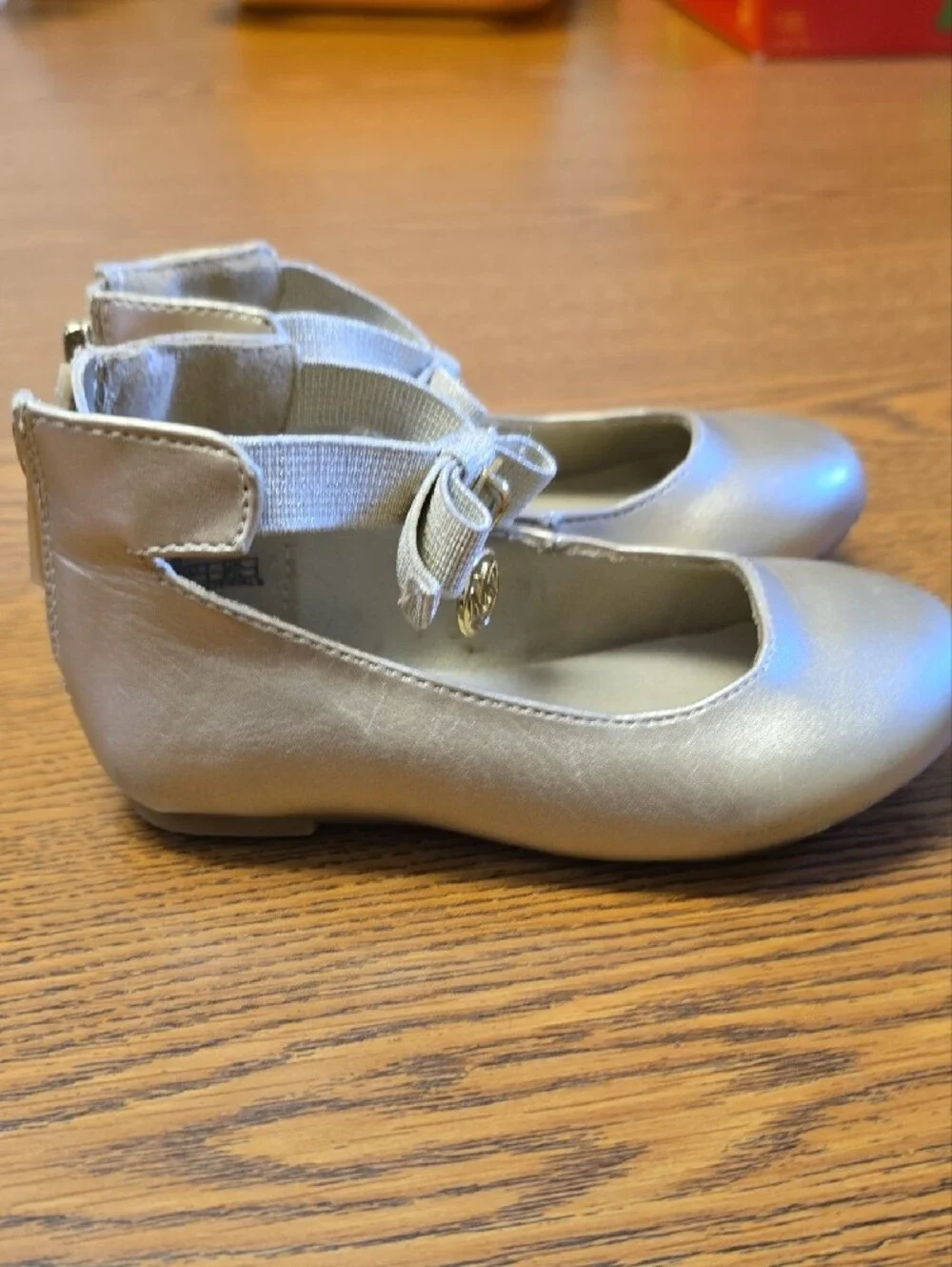 Michael Kors Girls' Gold Metallic Mary Jane Flats with Bow and MK Charm